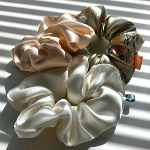 Chouchou cheveux blanc satiné - Nodo